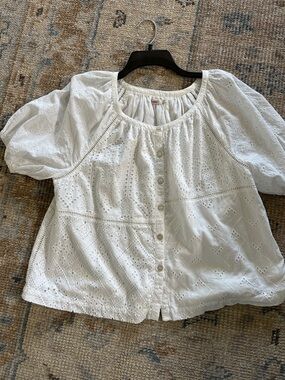 Faherty  White Eyelet Button-Front Puff Sleeve Blouse